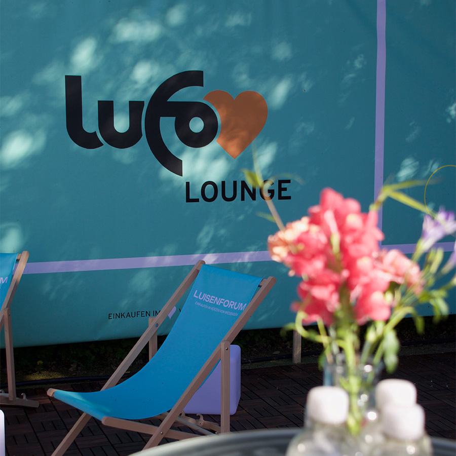 Liegestühle in der Lufo-Lounge